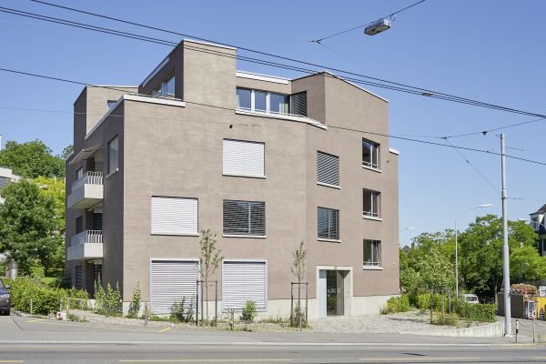 Haus in einem ökologischen Garten.